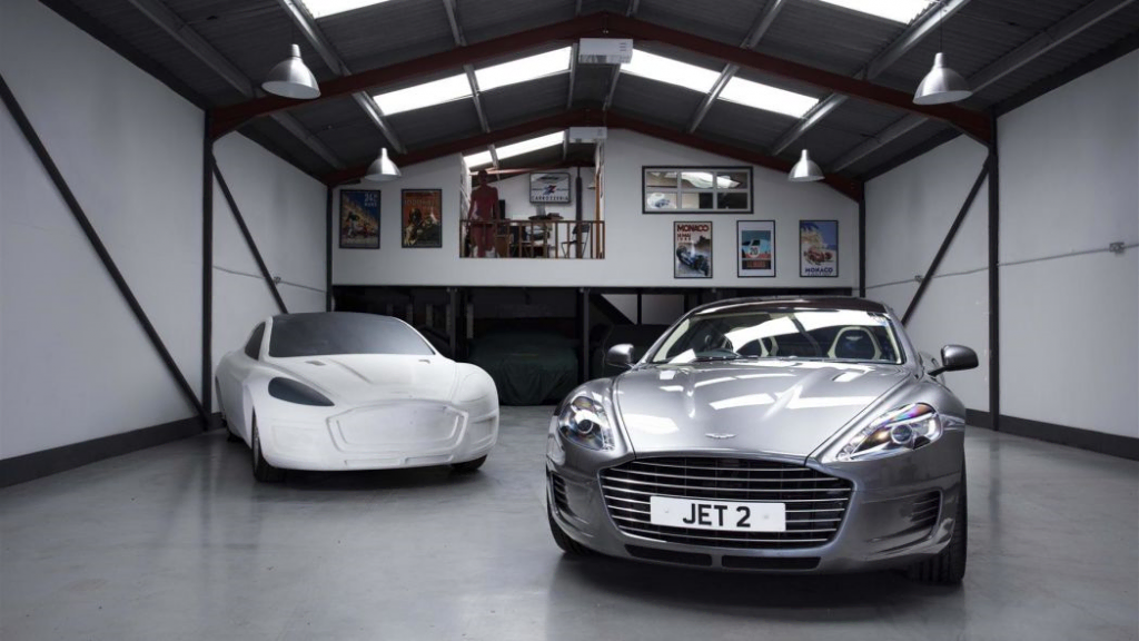 世界に一台！ファミリーカーにも使えるV12 アストンマーティンが