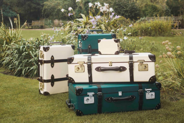 【未使用美品】 グローブトロッター イングリッシュ・ガーデン 21inch グローブ・トロッターから英国庭園の昼と夜に着想を得た限定トラベル