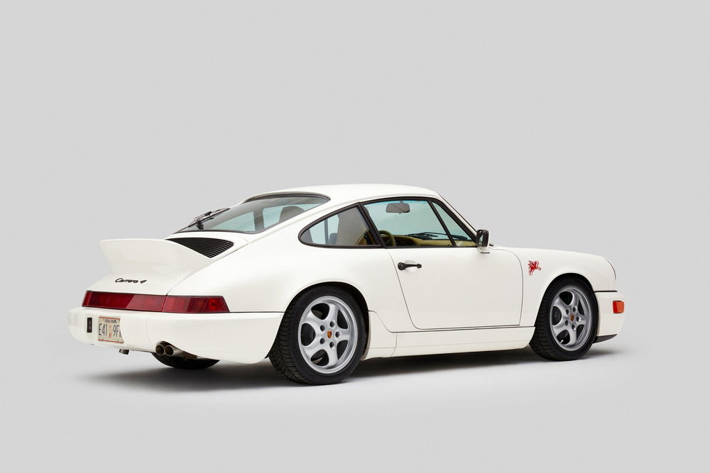 ファッションデザイナーが手がけた世界に一台だけのポルシェ964登場