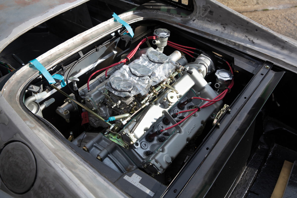 フェラーリの抜け殻？ディーノのDIYキット│オークションでの落札額は