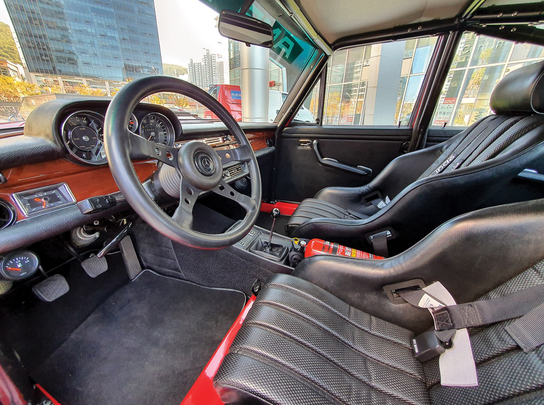 レプリカでも驚きの価格！│メルセデス・ベンツ伝説の「レッドピッグ