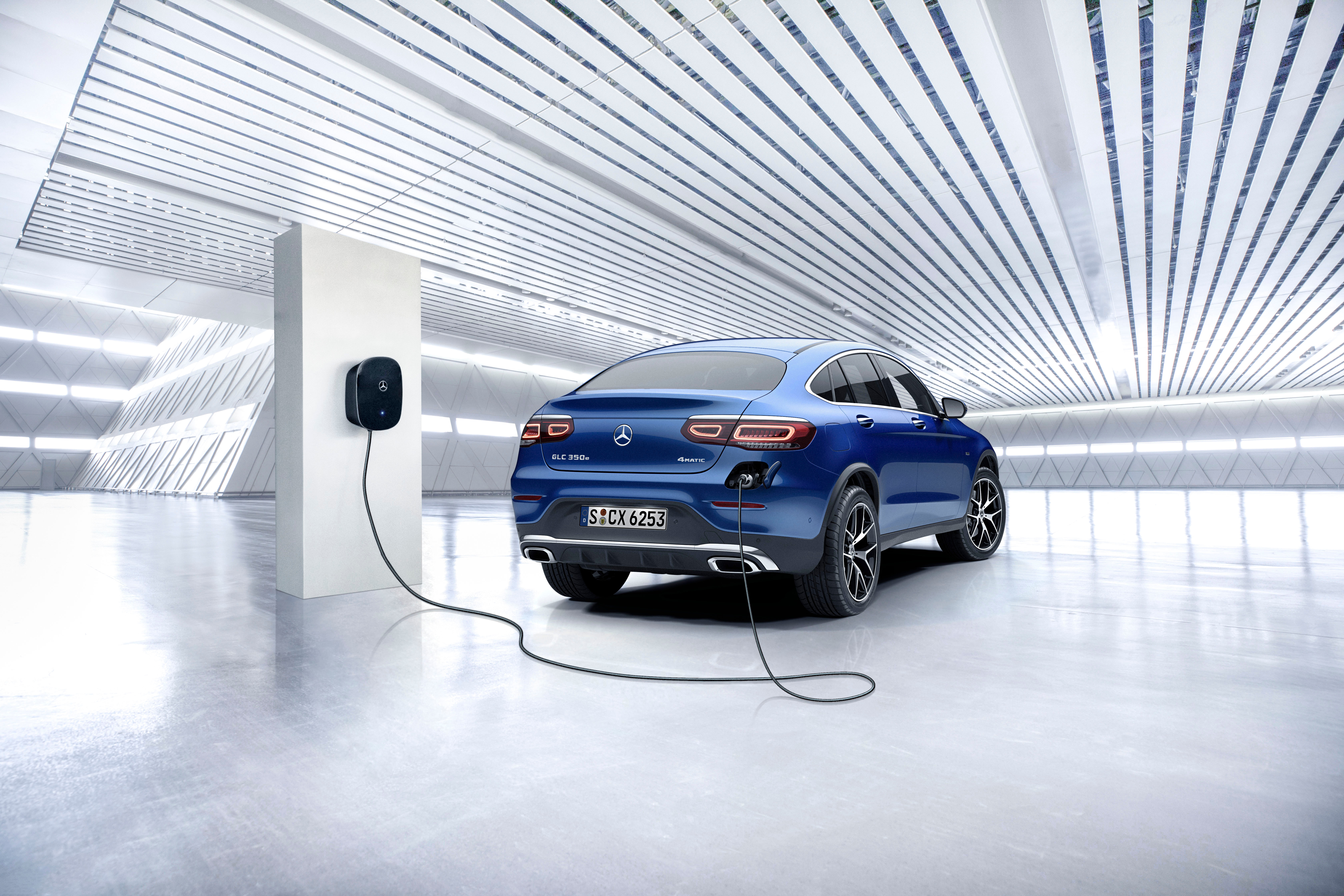 1000万円以下で手に入るメルセデス ベンツ新型glc クーペにphevモデルが登場 Octane Jp Fuelling The Passion 車に情熱を