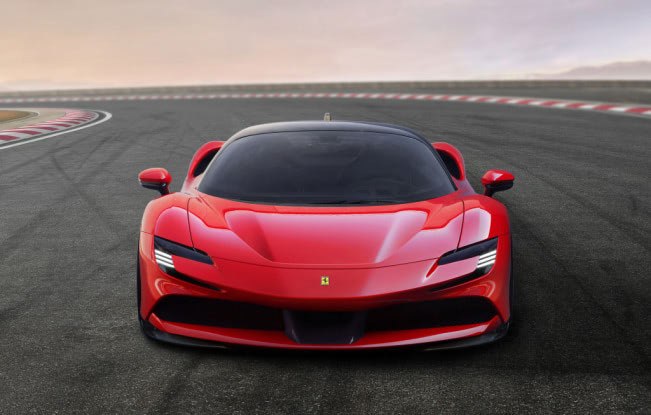 フェラーリSF90 ストラダーレがレッド・ドット ベスト・オブ・ザ
