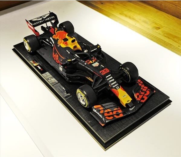 見事な再現度！オーストリアGP優勝モデルの1/8ラージスケールモデル