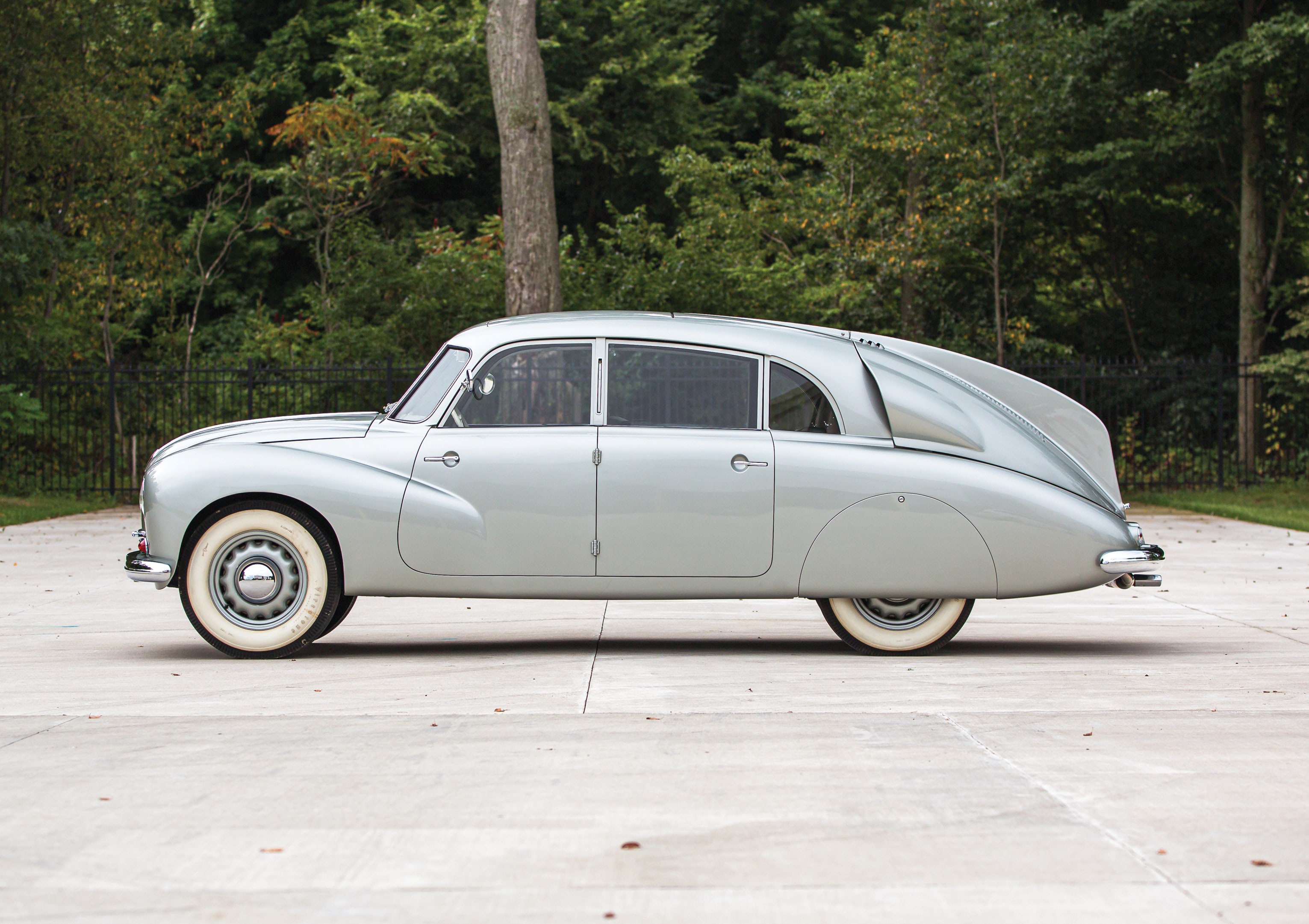 スリル満点のドライブを楽しめる！パイオニアとして再評価されている車