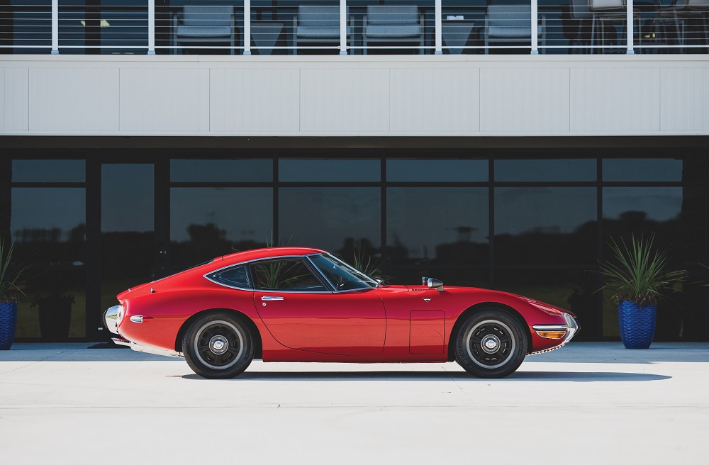 ほぼ1億円！左ハンドルのトヨタ2000GTのオークション結果が発表