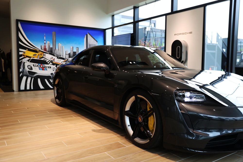 HUGO BOSS×PORSCHE 前編】スタイルのあるドライバーはいま、 機能性と