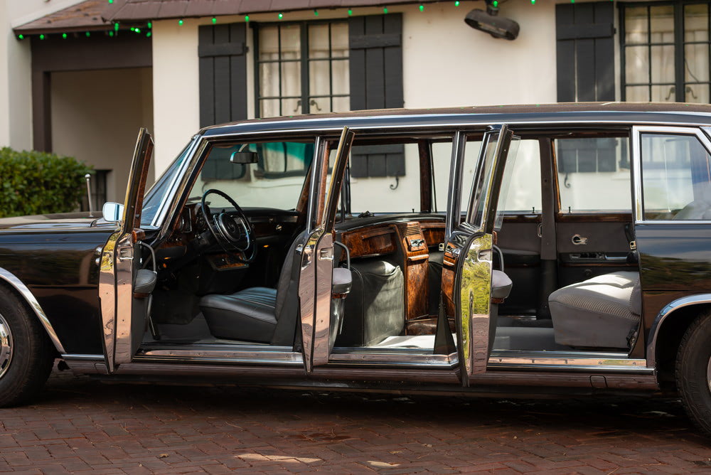 ドアが6枚 ?! 多くの著名人に愛されたメルセデス・ベンツ | octane.jp