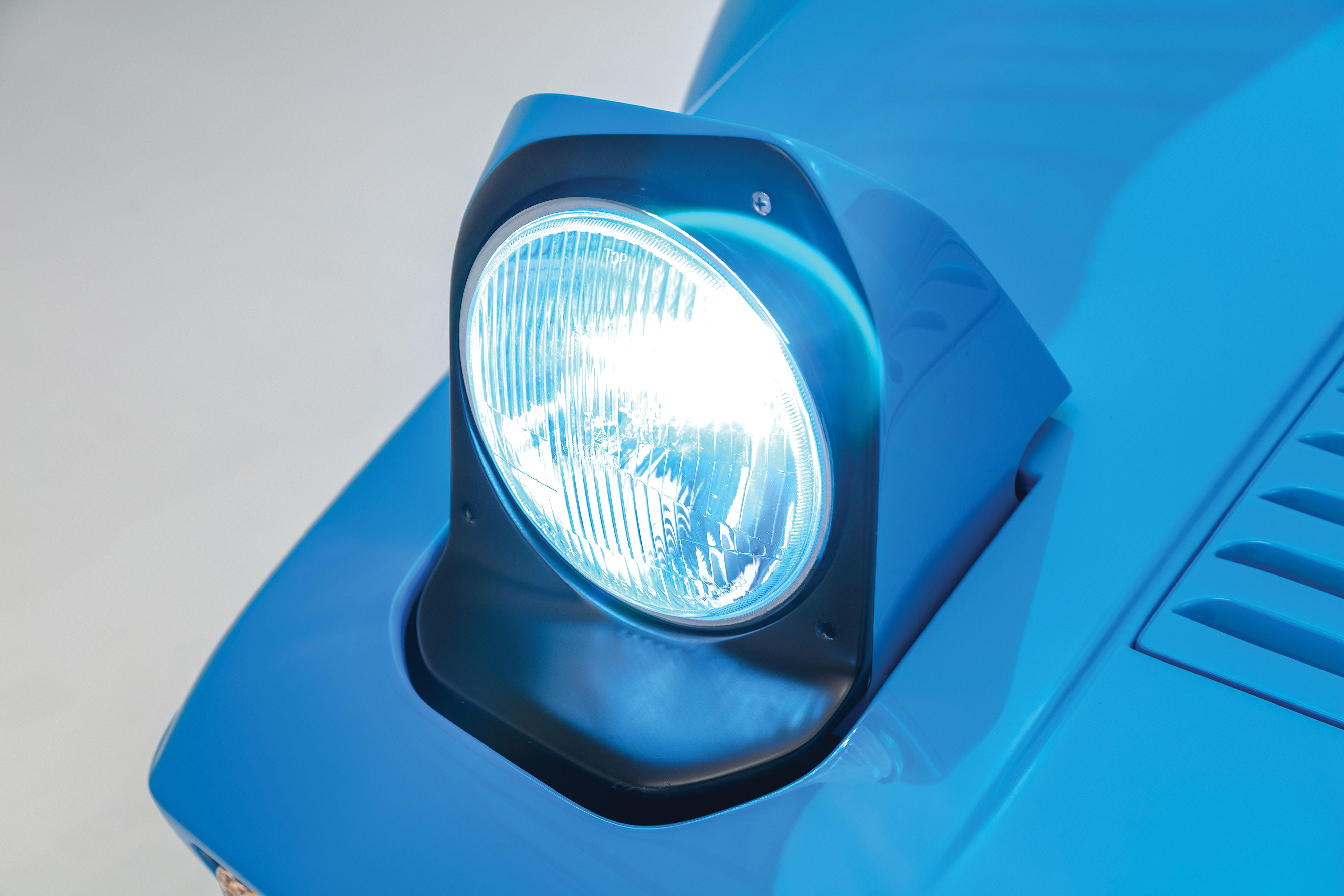 ラリーの覇者 ランチア・ストラトス│走行距離 3万km以下の一台が販売