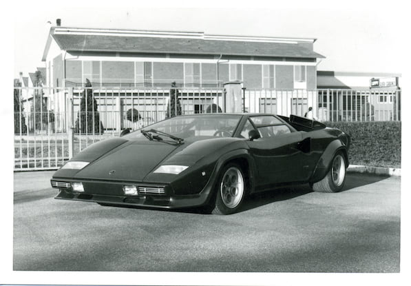 昭和レトロ ランボルギーニ ポリス カー 1968年製ランボルギーニ・ミウラSVがレトロモビルに登場 - Web 昭和