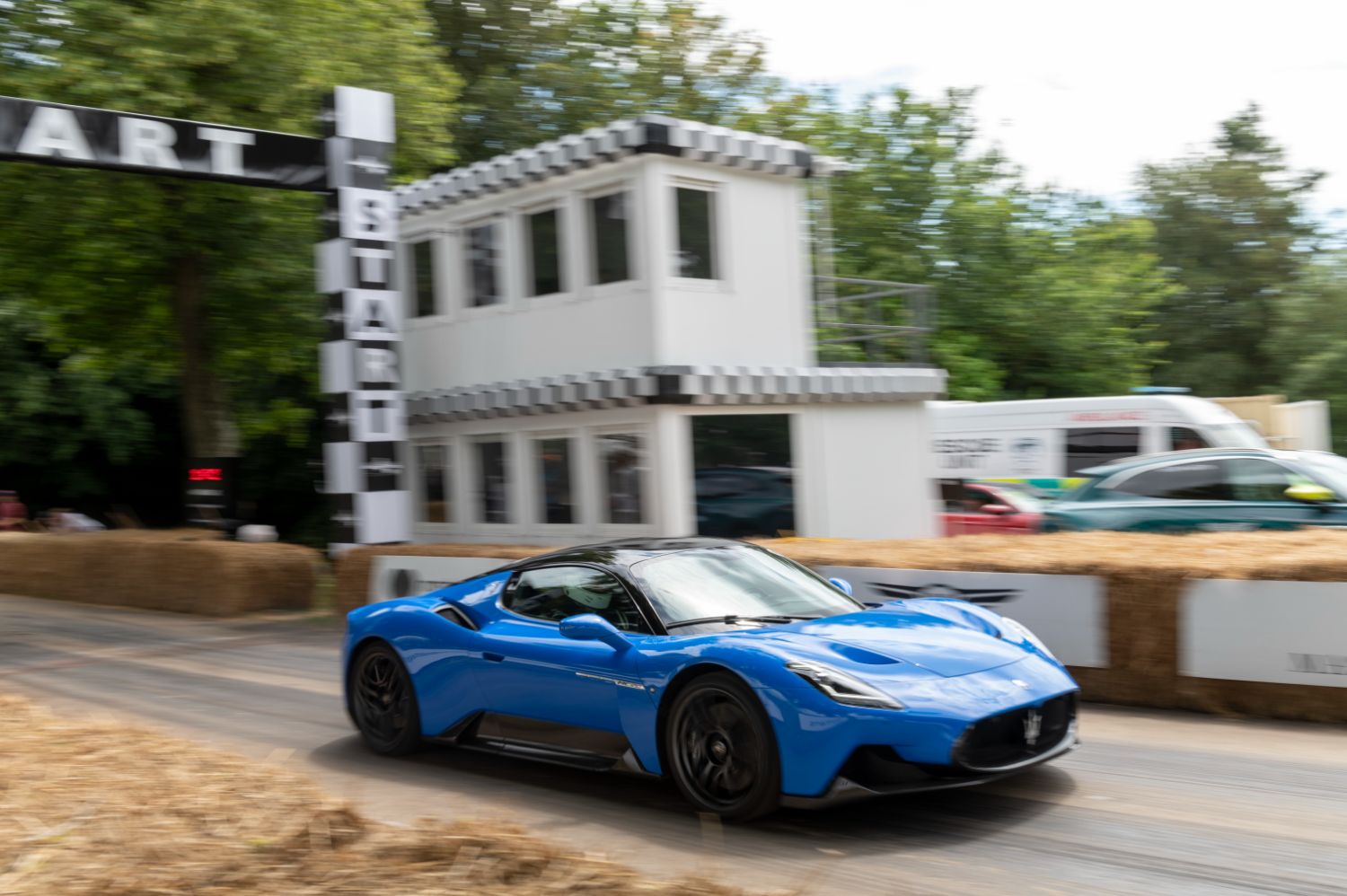 マセラティ MC 20がヒルクライムでパフォーマンスを披露！ | octane.jp