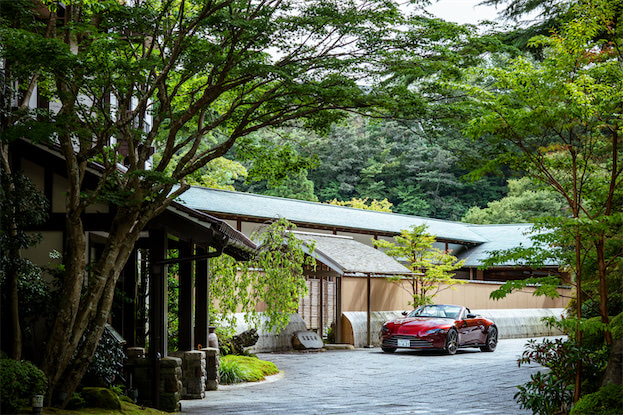 最も新しい強羅花壇とアストンマーティン ヴァンテージロードスターの極上時間 Octane Jp Fuelling The Passion 車に情熱を