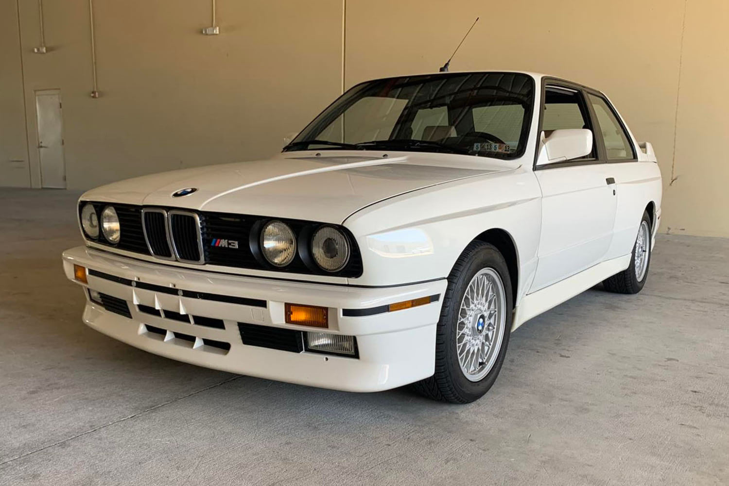 無類の車好きだった故ポール ウォーカーの愛車e30 M3がオークションに Octane Jp Fuelling The Passion 車 に情熱を