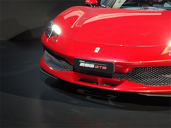 合言葉は「FUN TO DRIVE」｜フェラーリの最新2シーターベルリネッタ