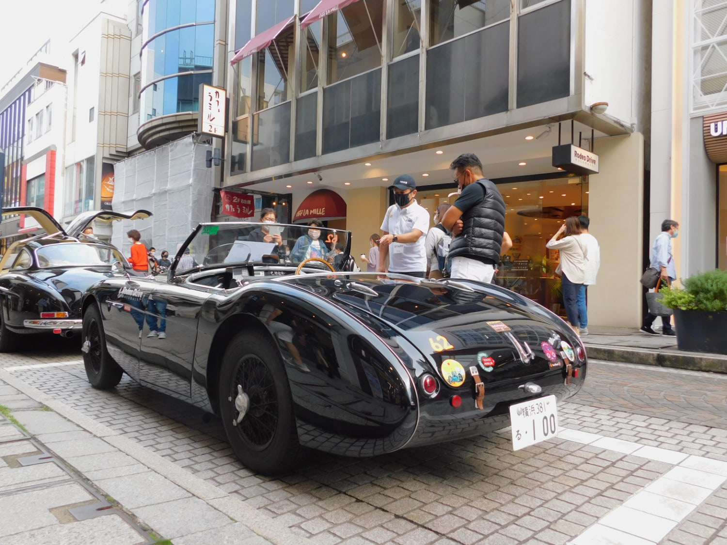 横浜・元町ショッピングストリートがクラシックカー一色に