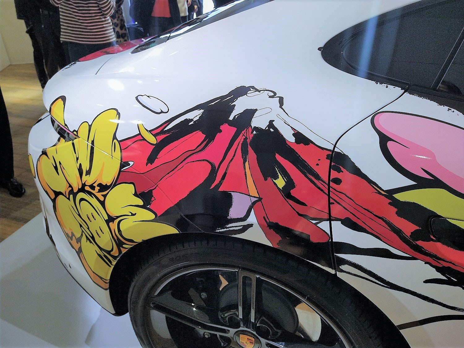 エネルギッシュでピースフル｜SHUN SUDOとコラボした、世界で1台の