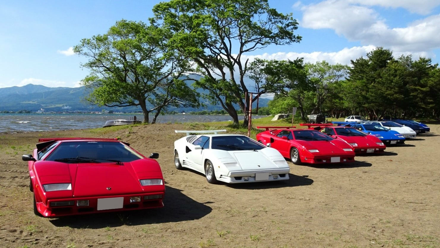 カウンタックを愛するオーナーが東北に集結｜「カウンタック