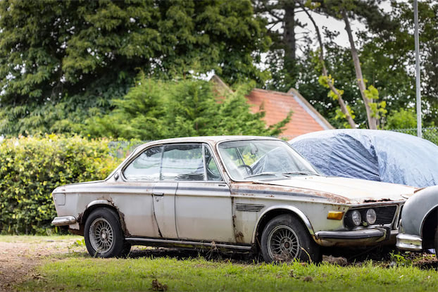 未亡人の希望を叶える勇者求む！蜘蛛の巣だらけのBMW3.0CSL | octane