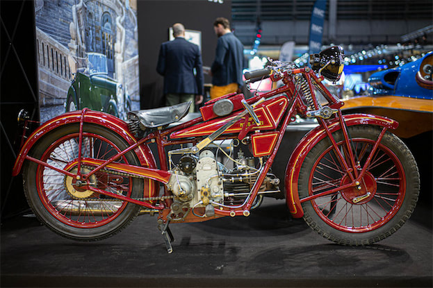 フランス・レトロモービル会場で見かけた粋なバイクたち｜ブラフ